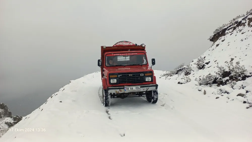 Rize yaylalarından Beklenen Kar Başladı