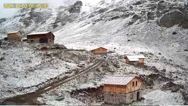 Karadeniz Yaylalarına Yılın İlk Karı Düştü