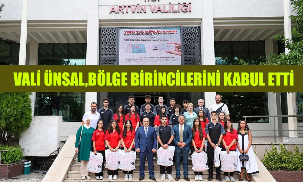 VALİ ÜNSAL BÖLGE BİRİNCİSİ FOLKLORCULARI KABUL ETTİ