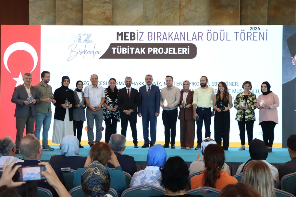 MEBİZ İz Bırakanlar ve Tercihim Rize Ödül Töreni