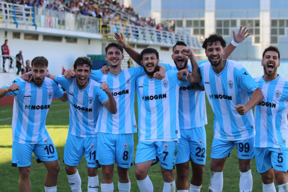 Pazarspor farklı galibiyet aldı .5-0