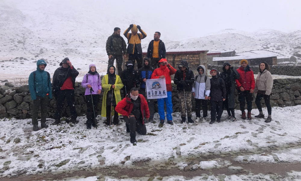 3 Bin Rakımlı Samistal Zirvesinde Cumhuriyet Bayramı Kutlaması