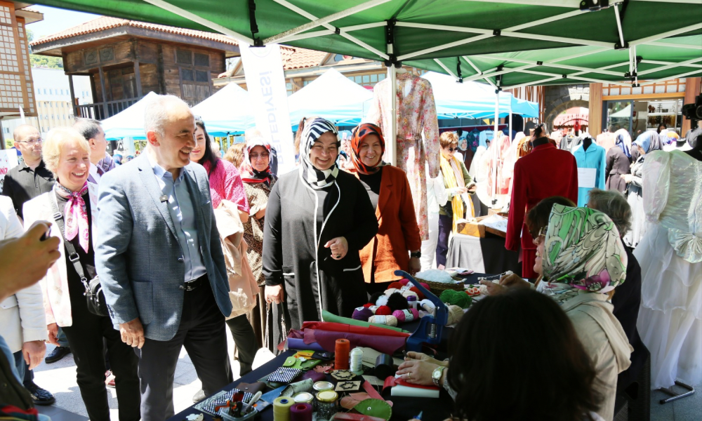 RİZE BELEDİYESİ EL SANATLARI SERGİSİ YOĞUN İLGİ GÖRDÜ