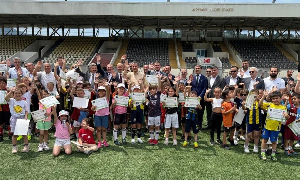 HERKES İÇİN FUTBOL ŞENLİĞİ DÜZENLENDİ
