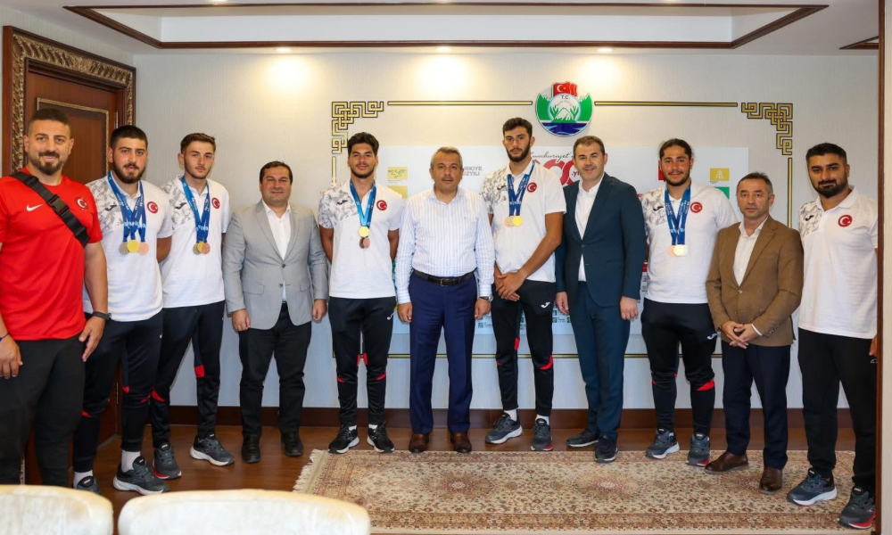 Dünya Şampiyonu Sporculardan Vali Baydaş’a Anlamlı Ziyaret