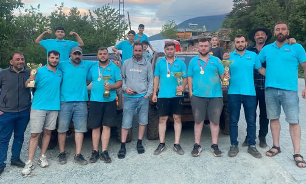 OFF-ROAD YARIŞLARINDAN ÇİFTE KUPA İLE DÖNDÜ.