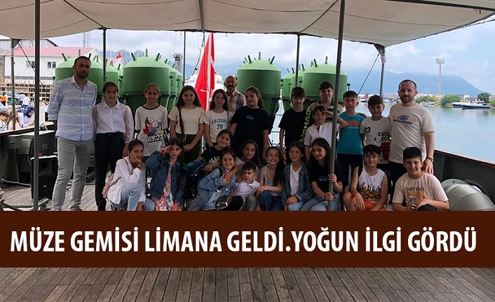 TCG NUSRET MÜZE GEMİSİNE YOĞUN ZİYARETÇİ AKINI